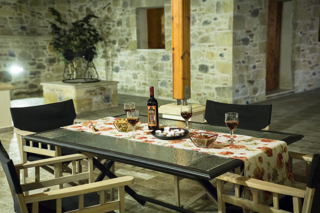 Private Sapphiros Villa كيساموس المظهر الخارجي الصورة